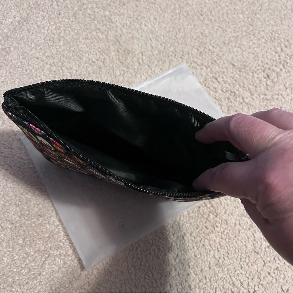 NEW Five Nights at Freddy’s makeup / travel zippered bag - Picture 3 of 3